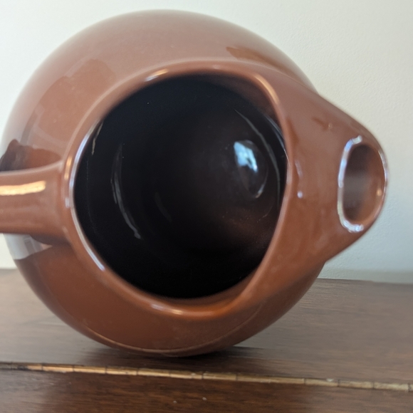 Vintage Hall China #633 Tilted Ball Pitcher with Ice Lip - Chocolate Brown - Picture 4 of 5